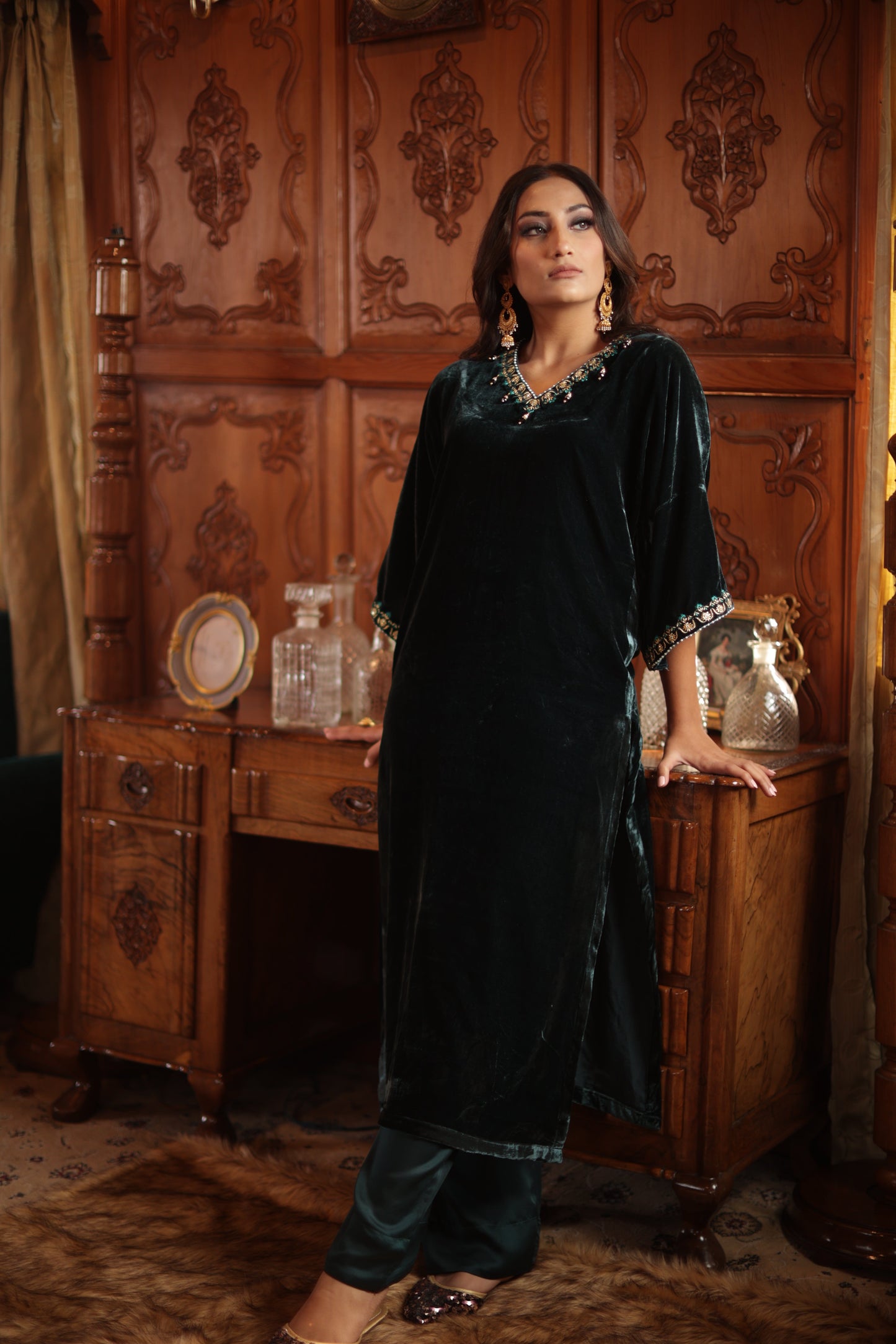 Teel Velvet Kaftan Set