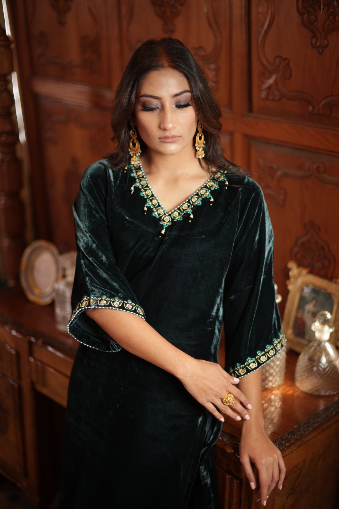 Teel Velvet Kaftan Set