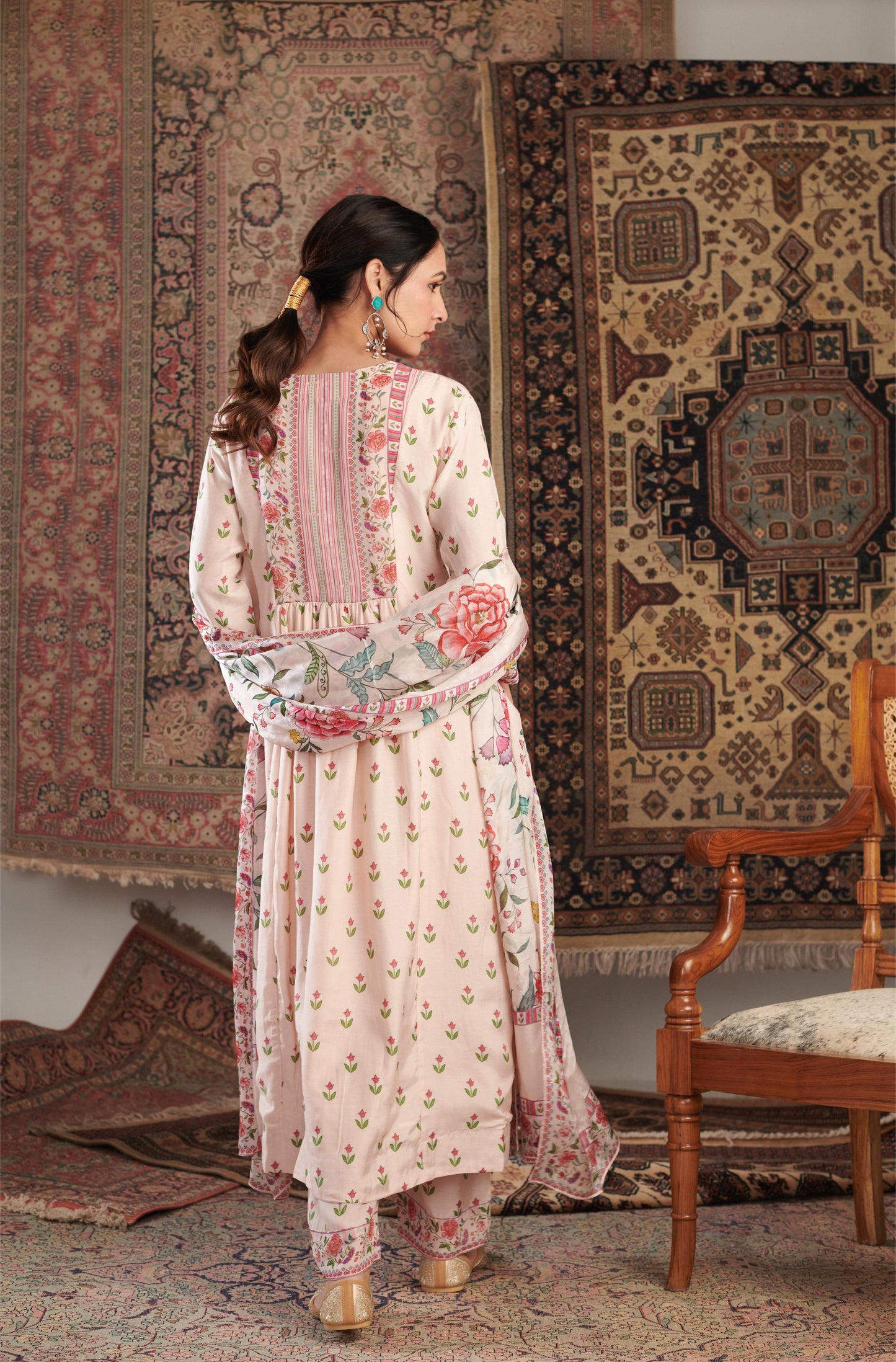 GUL EMBROIDERED IVORY KURTA SET