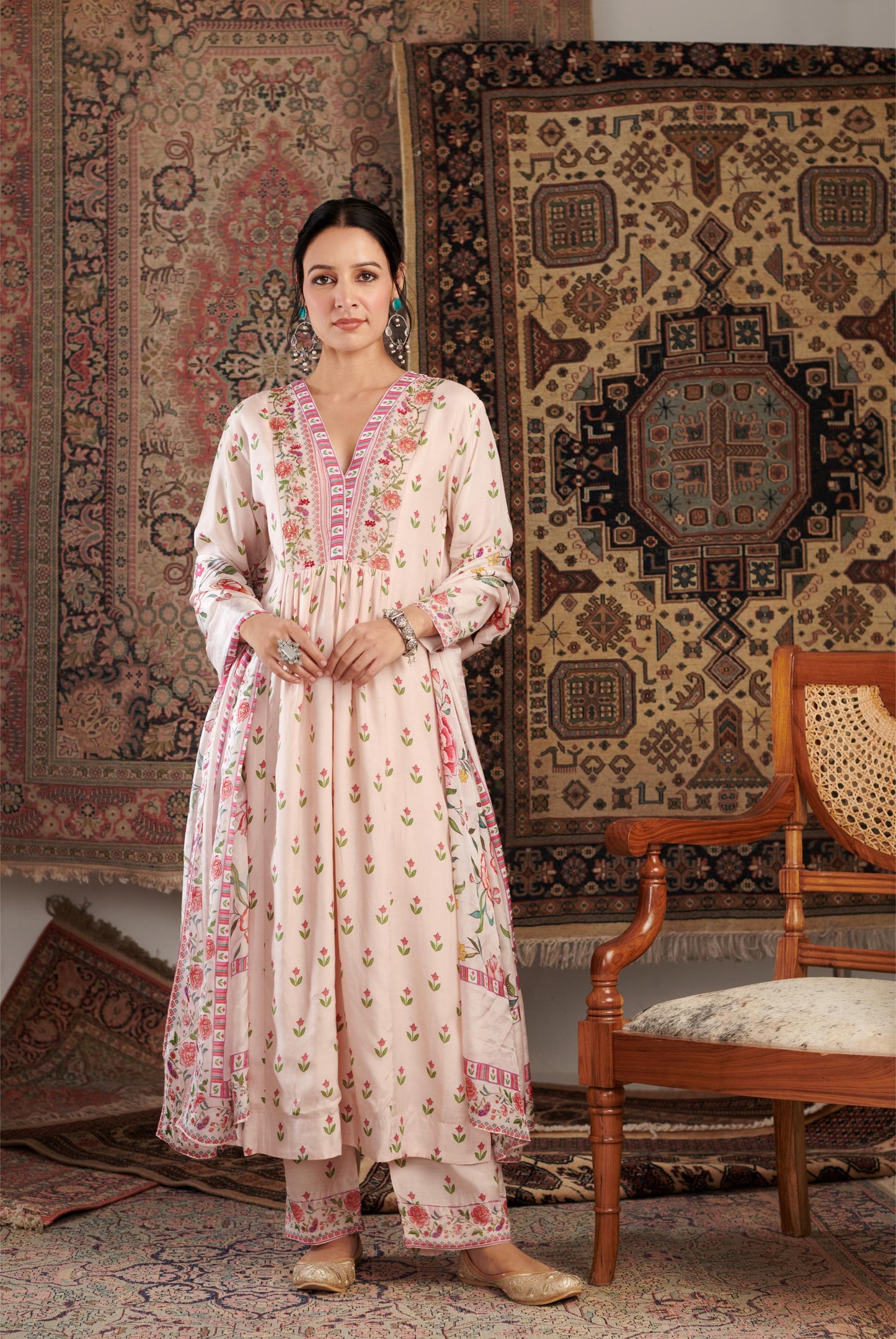 GUL EMBROIDERED IVORY KURTA SET