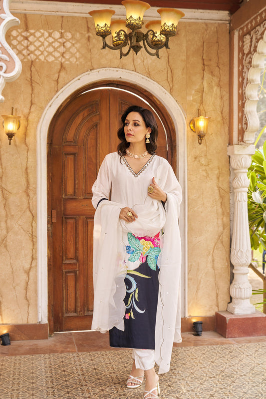 Nayaab Black/White Kurta Set
