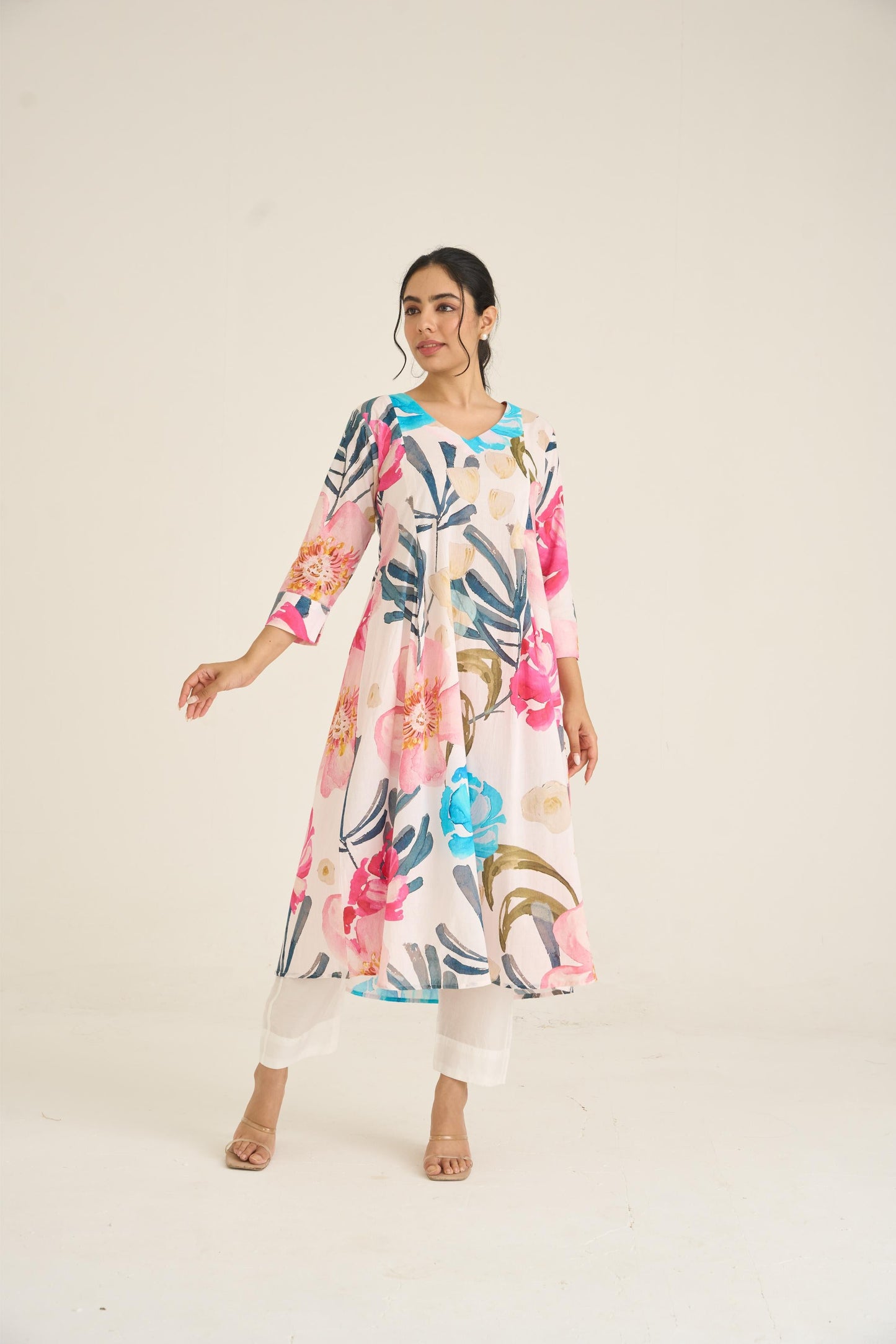 Ivory Bloom Panelled Kurta Set