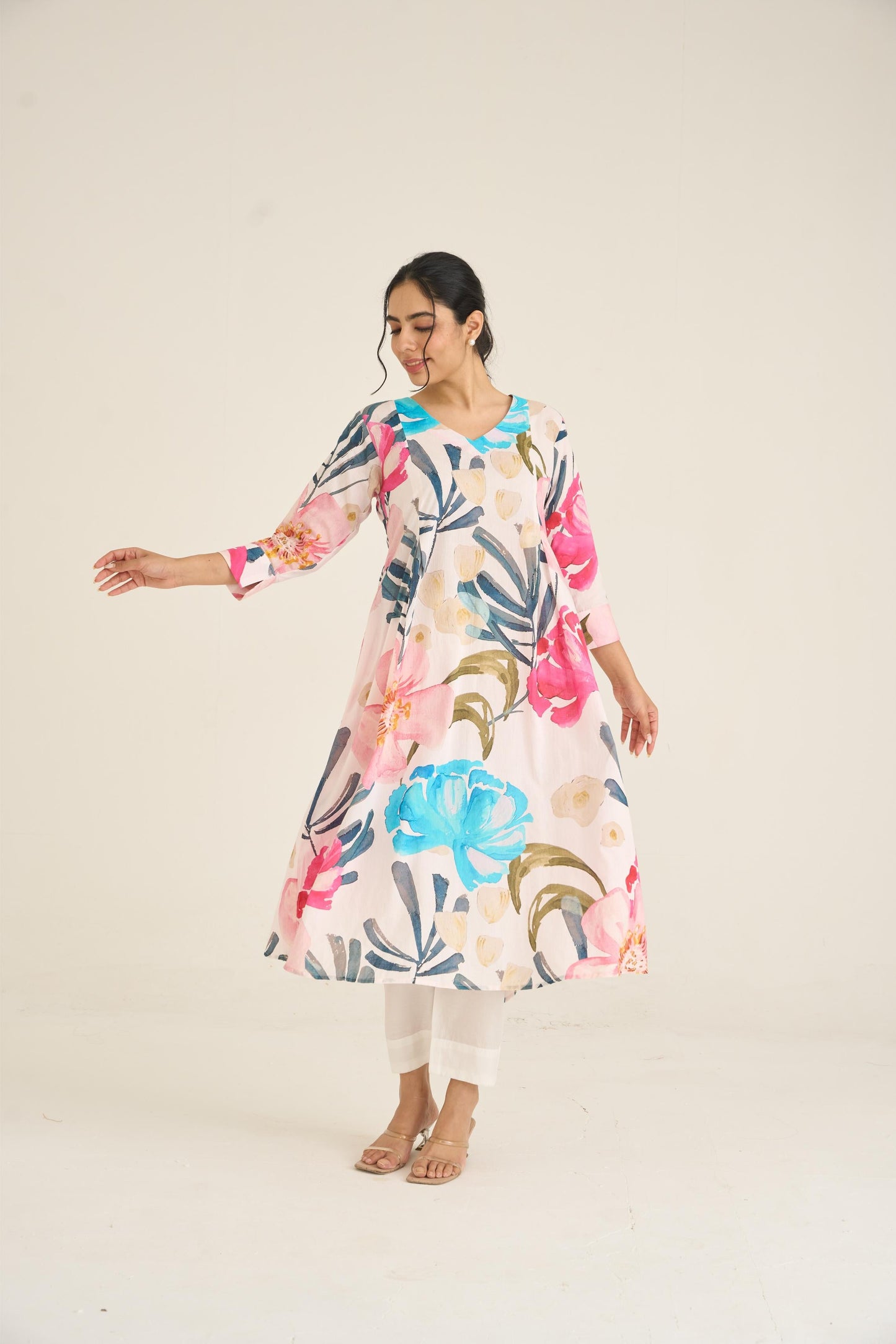 Ivory Bloom Panelled Kurta Set