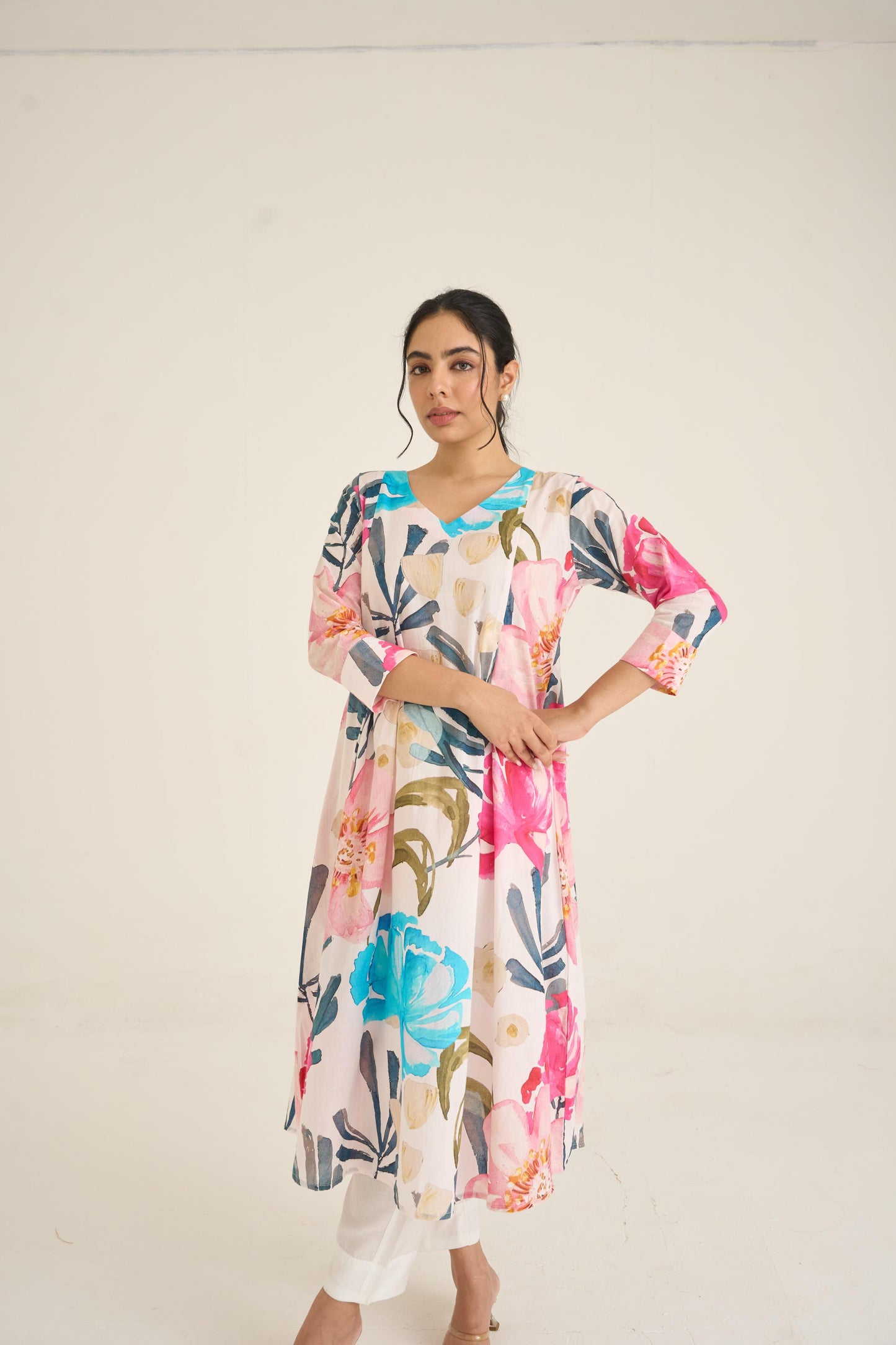 Ivory Bloom Panelled Kurta Set